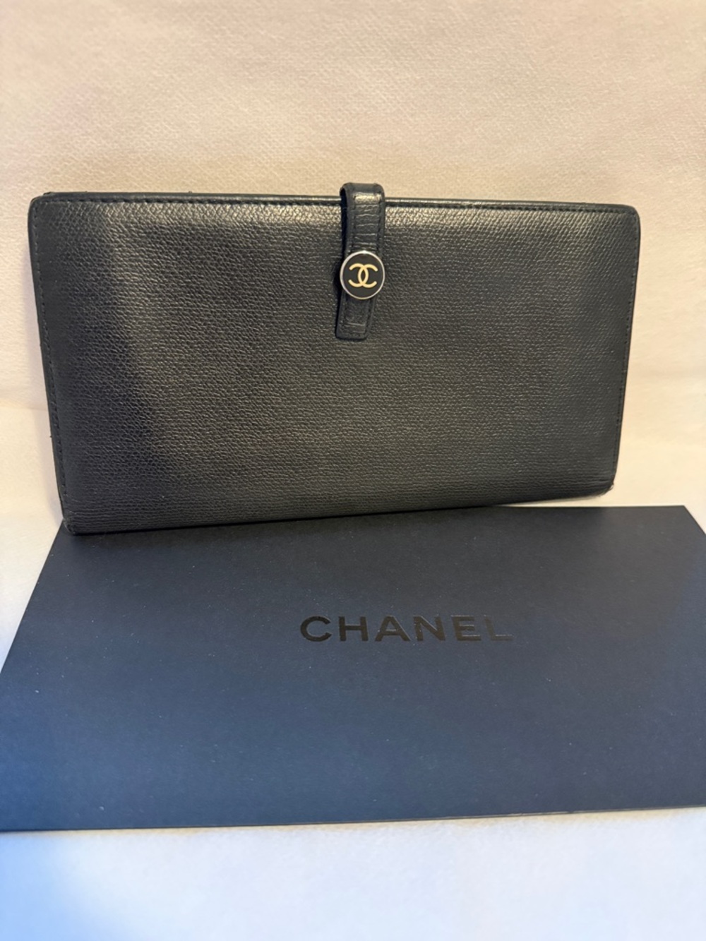 CHANEL Black Leather CC Button Continental Wallet